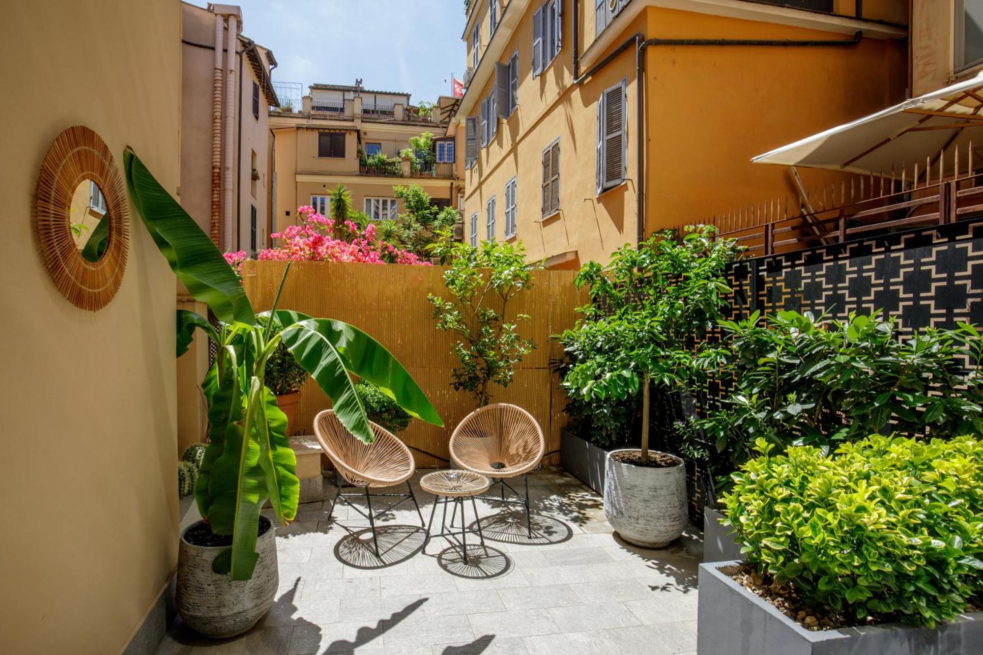 Condotti Palace — Foto 1